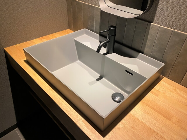 洗面台リフォームの一般的な費用相場と価格帯別の特徴